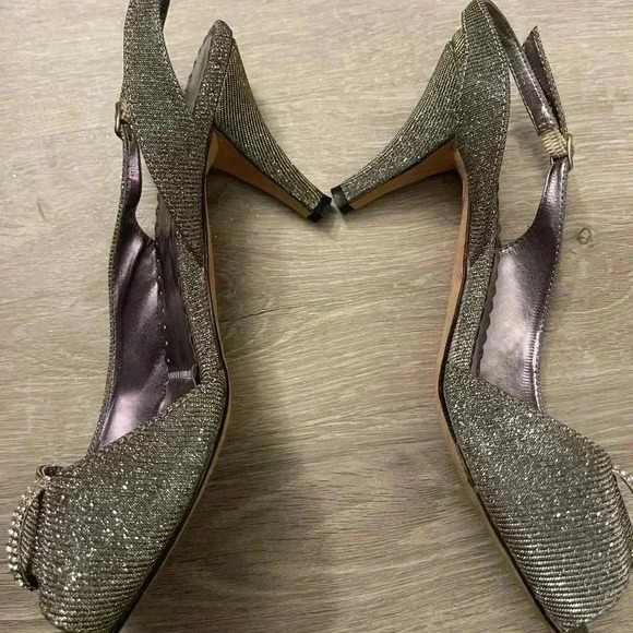 J.Renee Women's Dayna Slingback Pump 9.5 - Picture 6 of 9